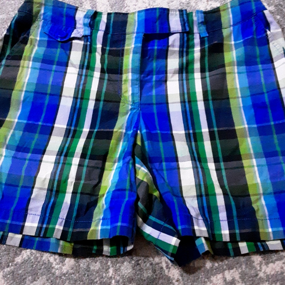 Jones New York : stretch plaid shorts